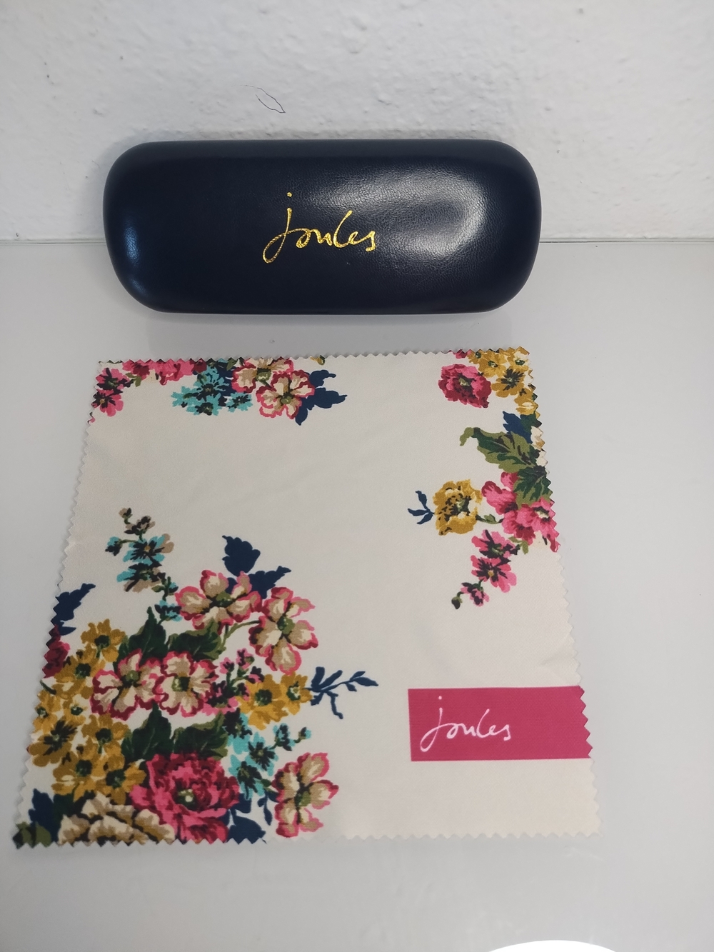 Joules Eyewear Case with Floral Cleaning Cloth (Great Britain)